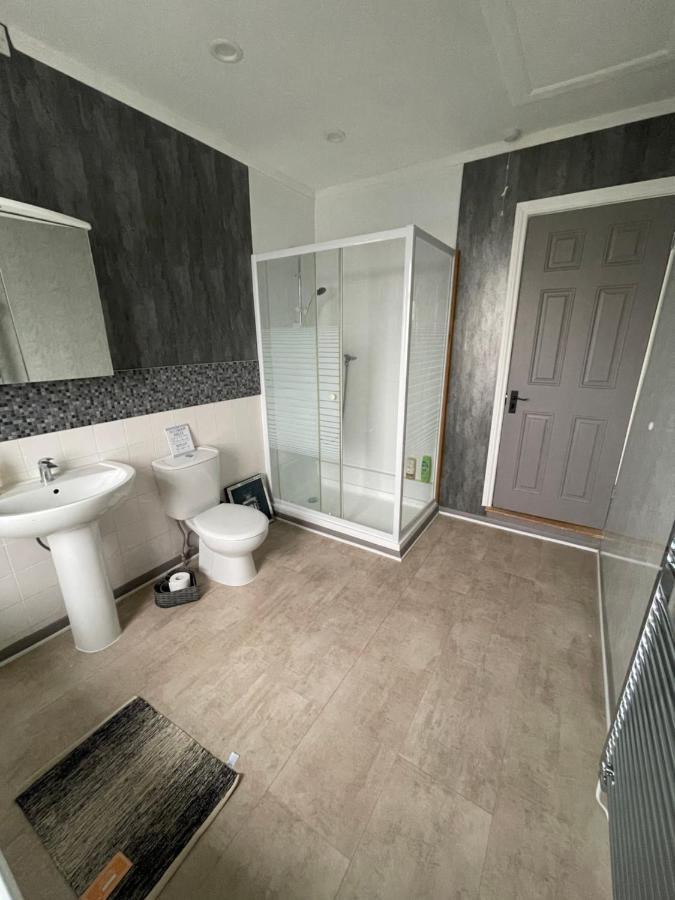 Bentley Place Crewe Exterior foto